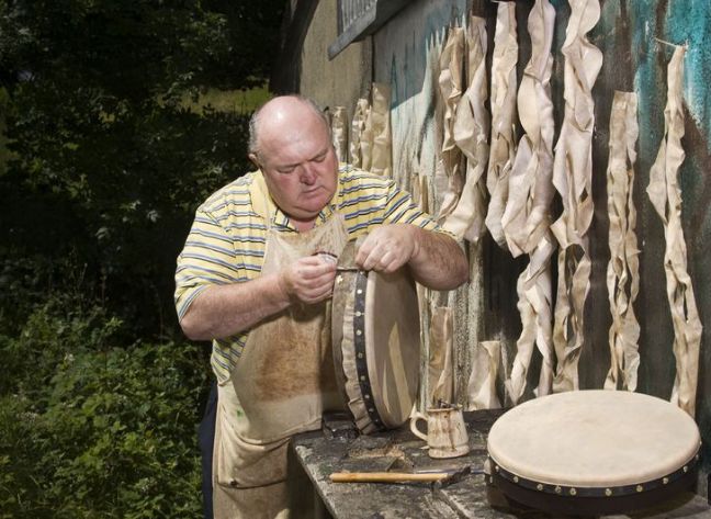 A Guide To Irelands Fascinating Bodhrán Drum › Bernards 9557